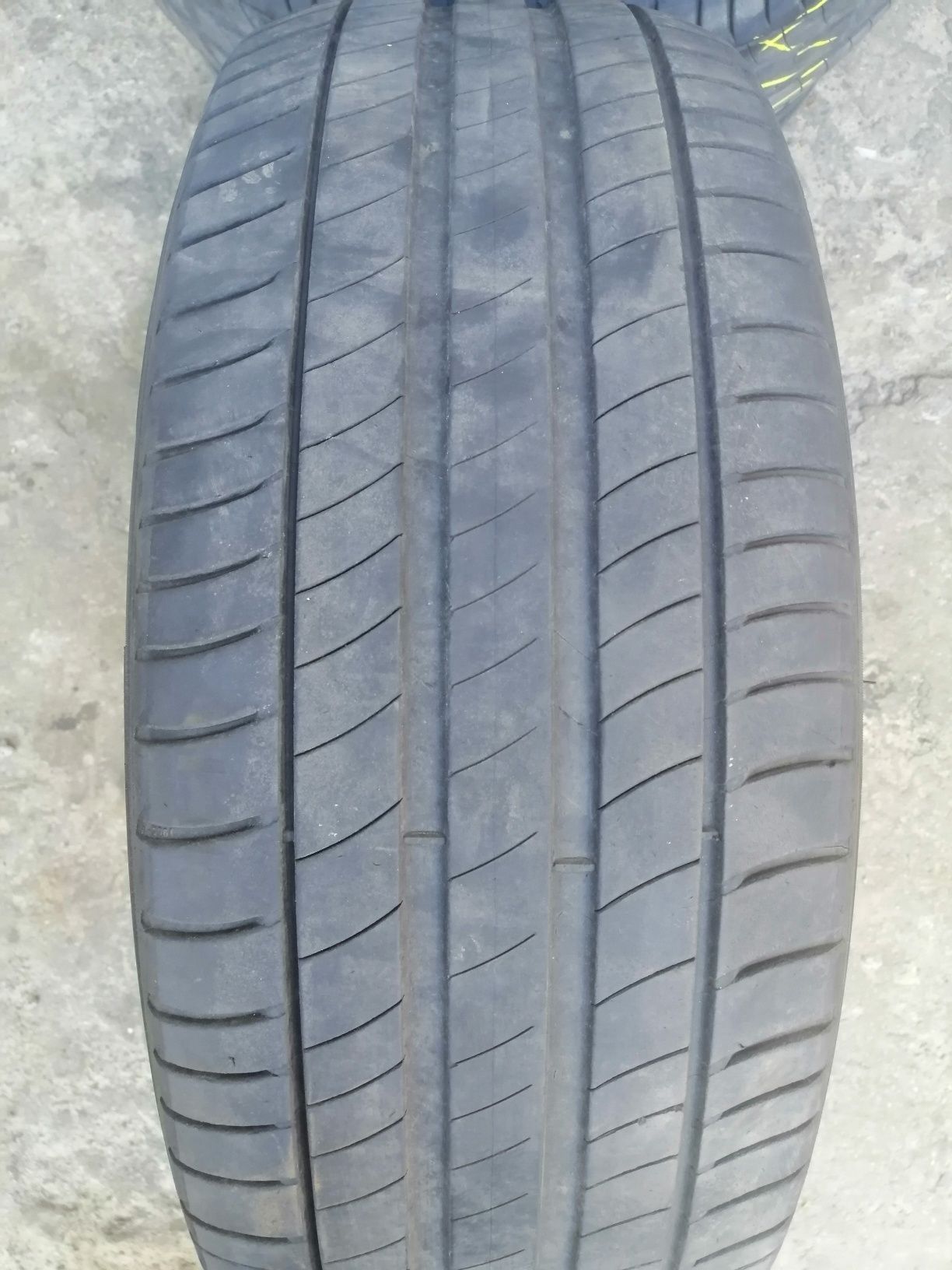 Michelin R-18 225/50
