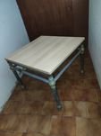 Mesa metal/latão/"bronze", com tampo de madeira