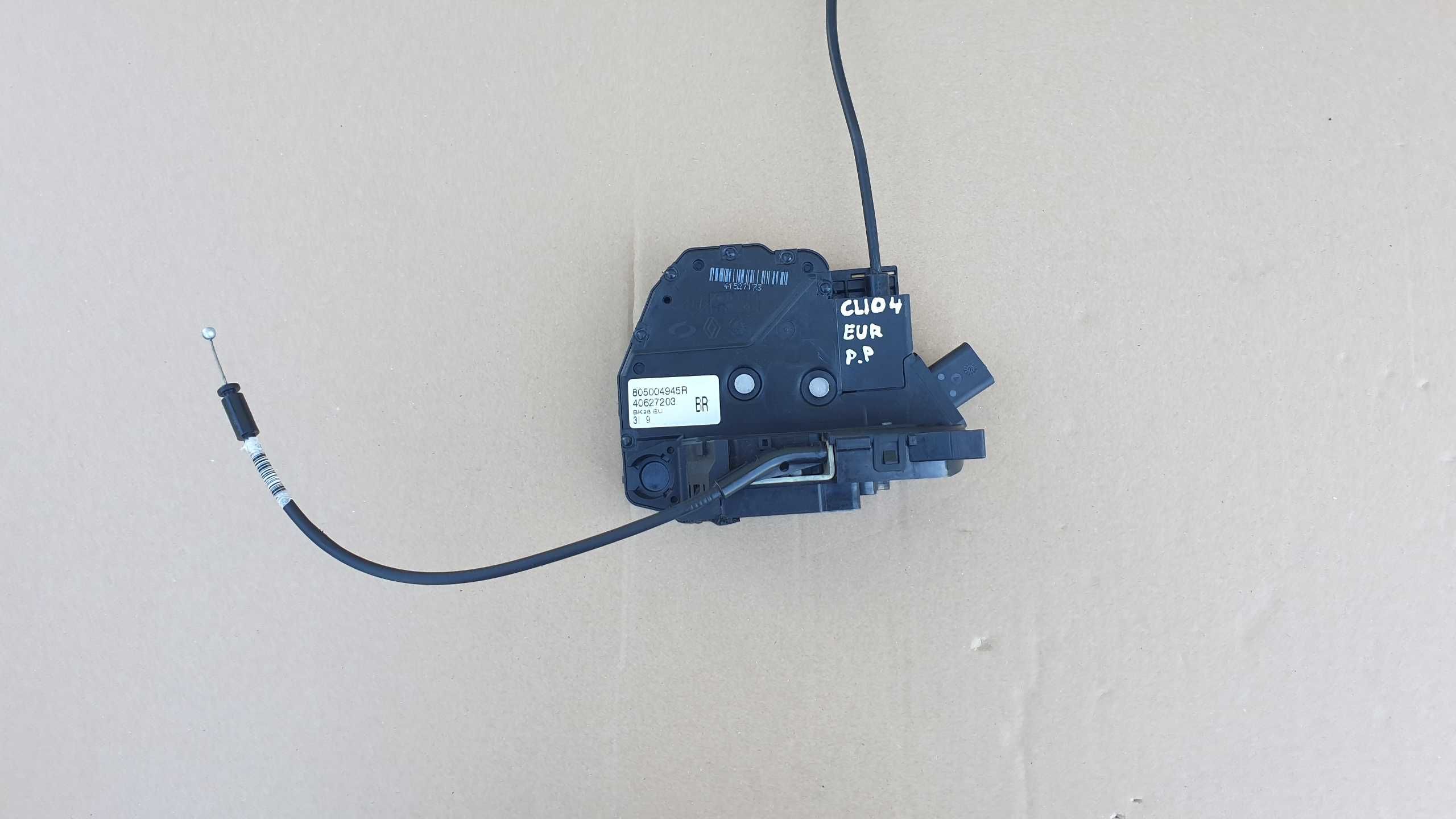 RENAULT Clio IV 4 prawy przedni zamek drzwi 4 pin