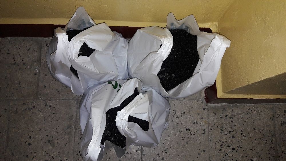 Żwirek czarny bezalt ok 20kg