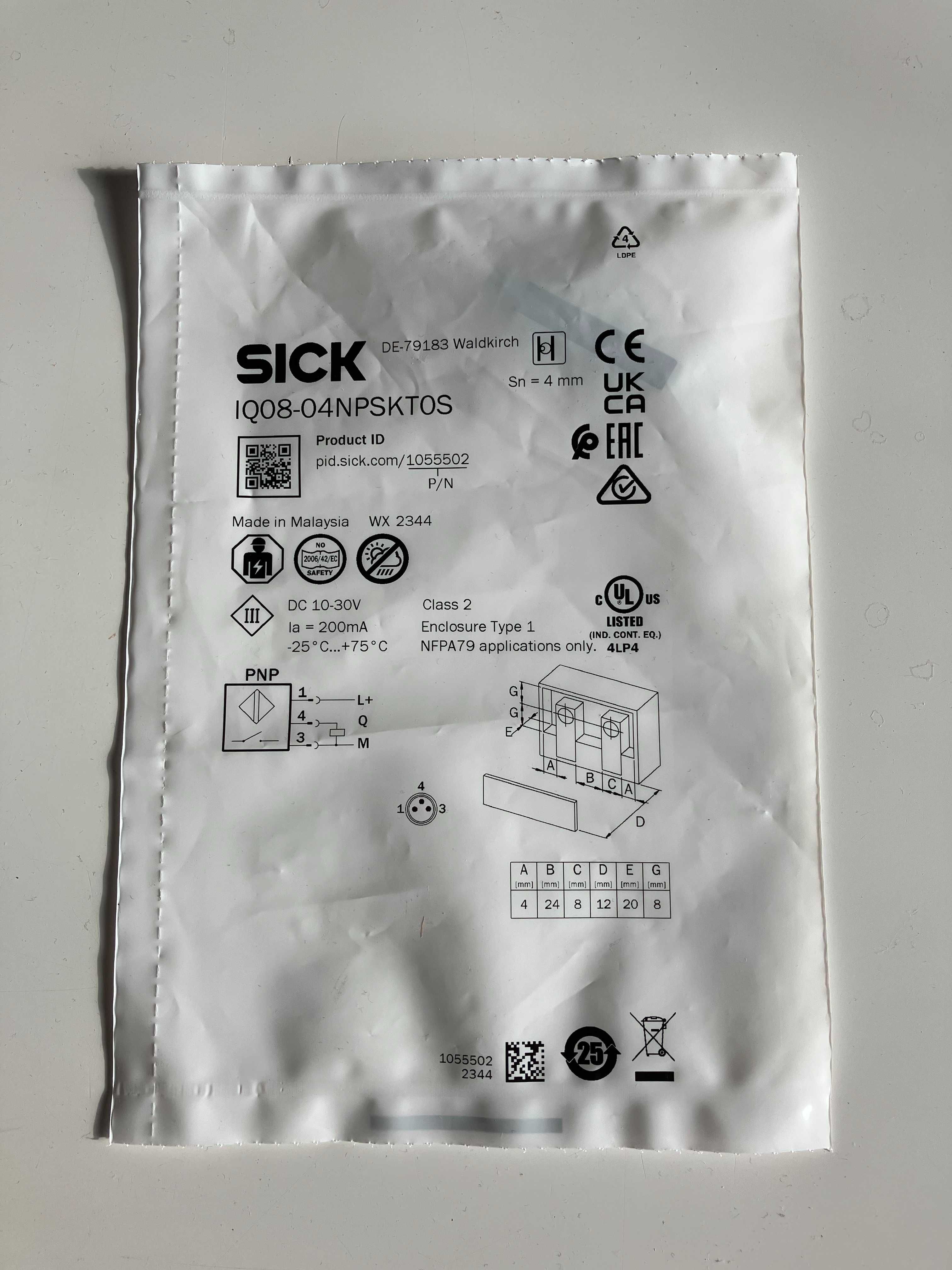Czujnik indukcyjny SICK IQ08-04NPSKT0S NEW