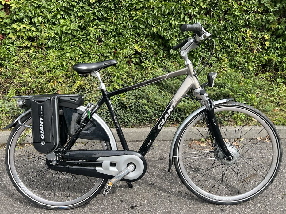 Fajny rower elektryczny GIANT TWIST GO 36V dwie baterie/ A