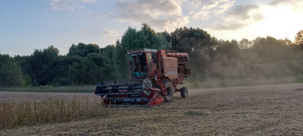 Продам комбайн case 1440