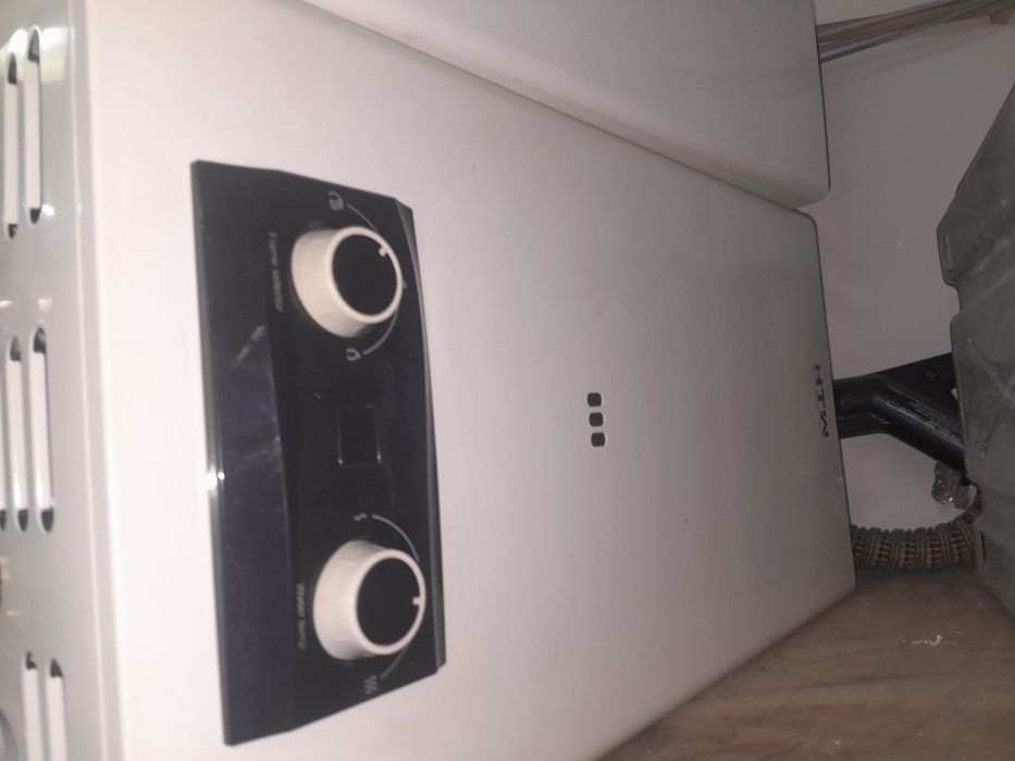 2 caldeiras de gas natural 200€ cada