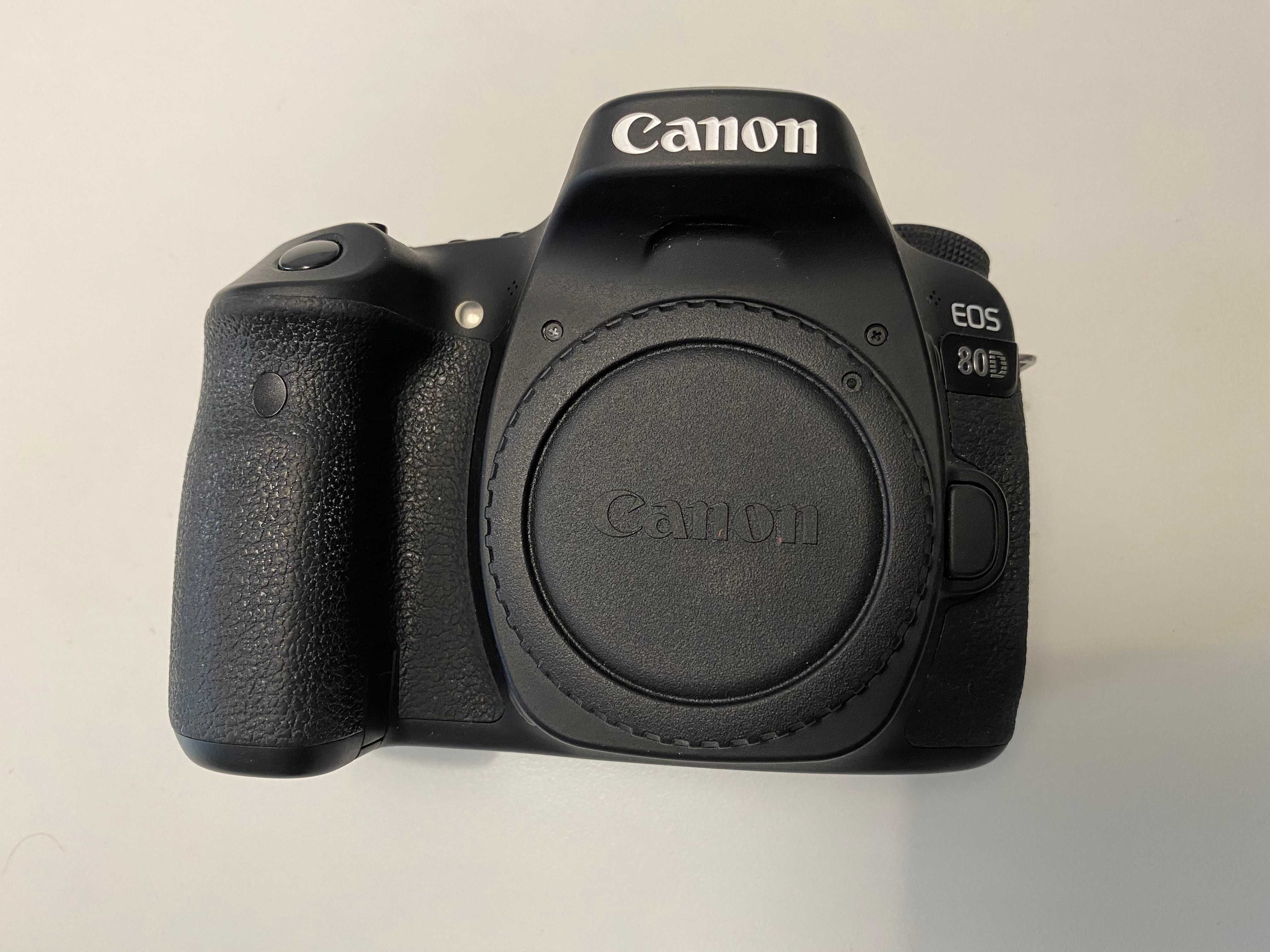 Цифровий дзеркальний фотоапарат Canon EOS 80D (body)