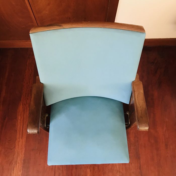 Cadeira de cinema antiga