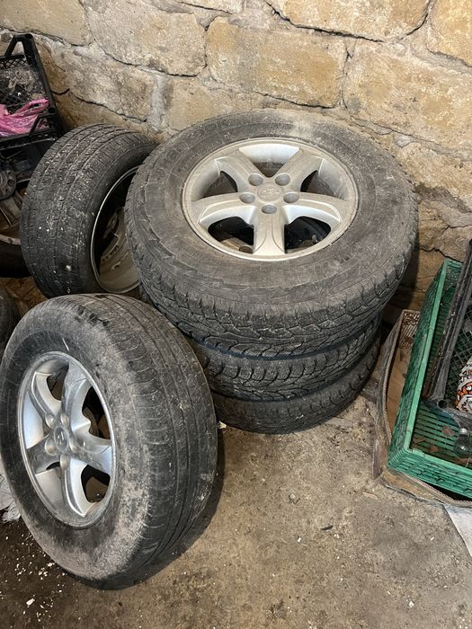 Продам диски з зимовою резиною шини Hankook 235 75 16 Сантафе Соренто