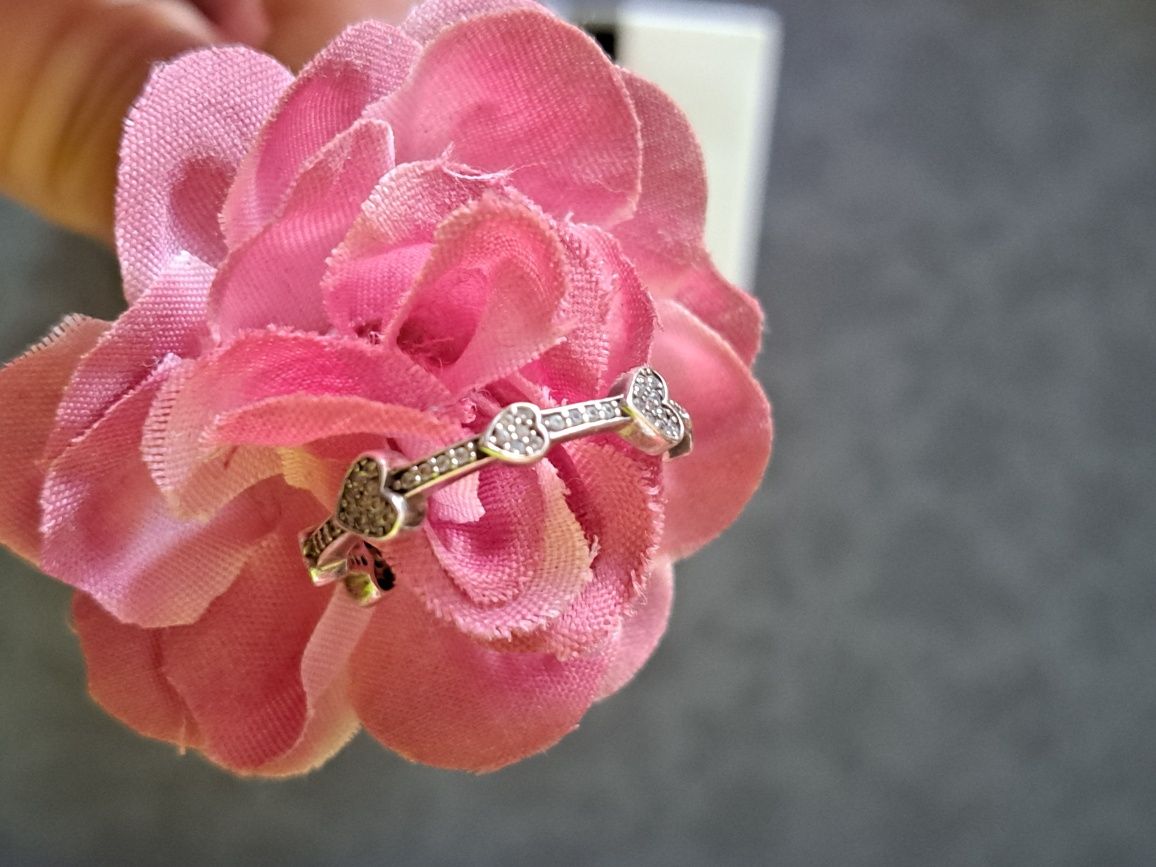 Anel Pandora Allur hearts