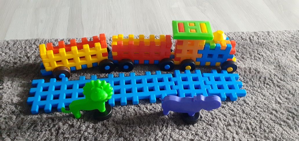 Klocki plastikowe pociag