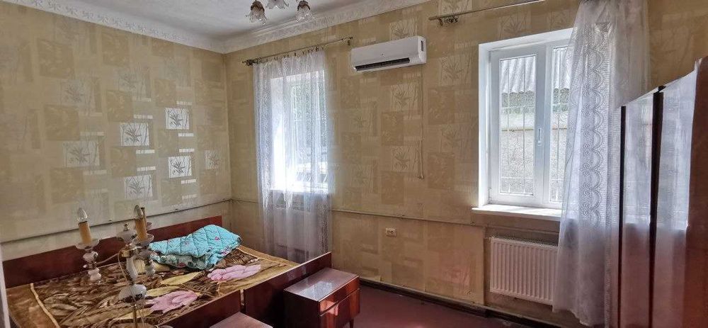 Продається двоповерховий будинок біля ЖД вокзалу