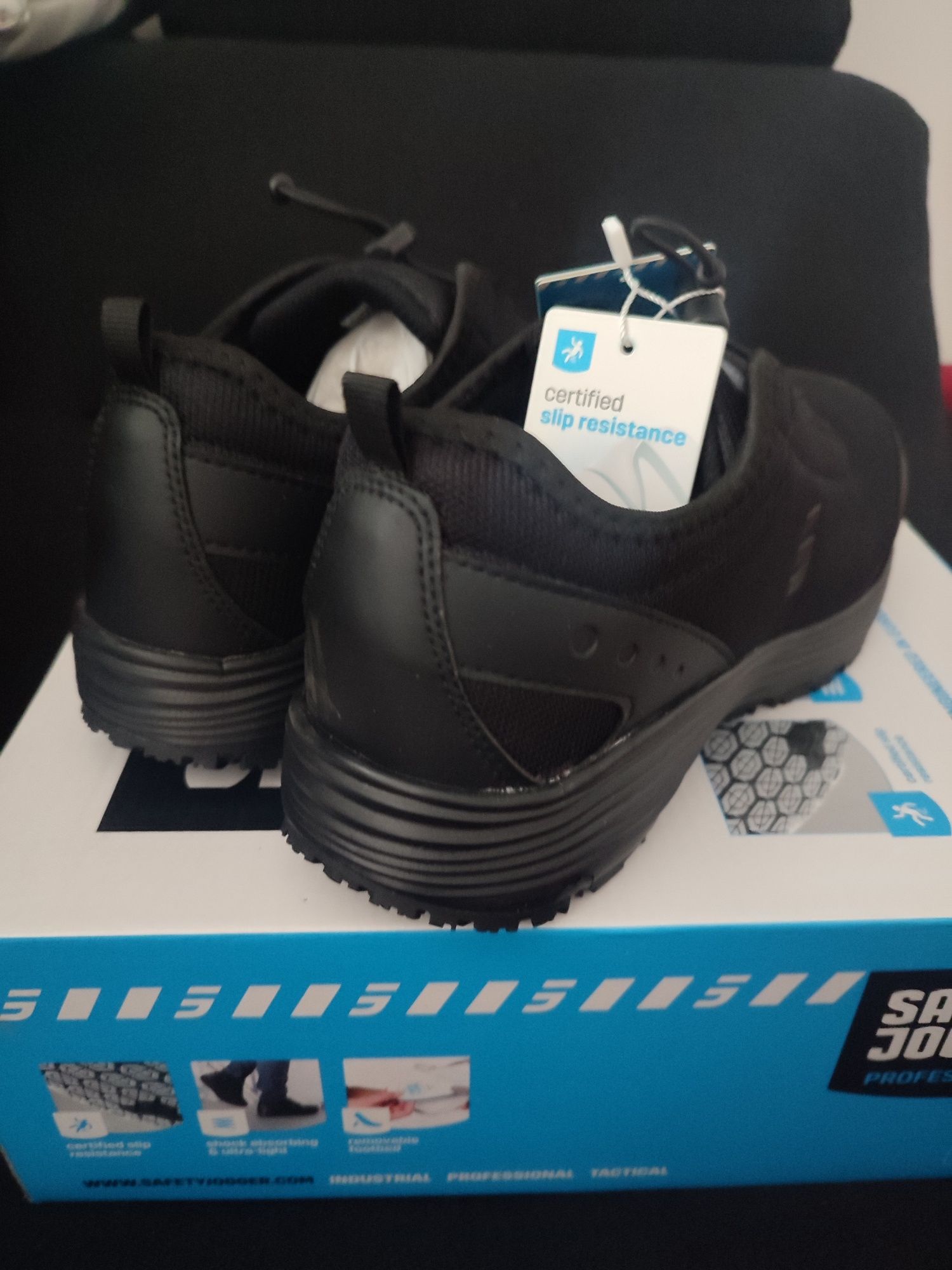 Nowe sneakersy unisex Safety Jogger James rozmiar 41