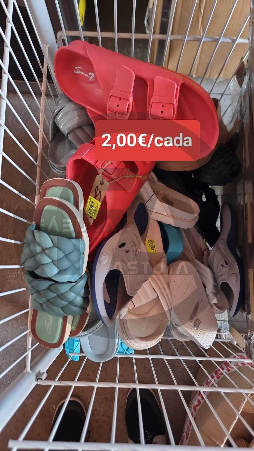 Chinelos e sandálias