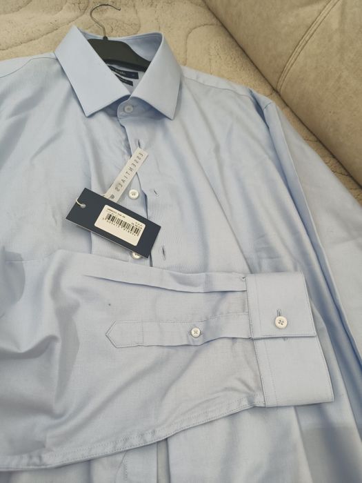 Camisa Giovanni Galli, tamanho 46, azull, a estrear