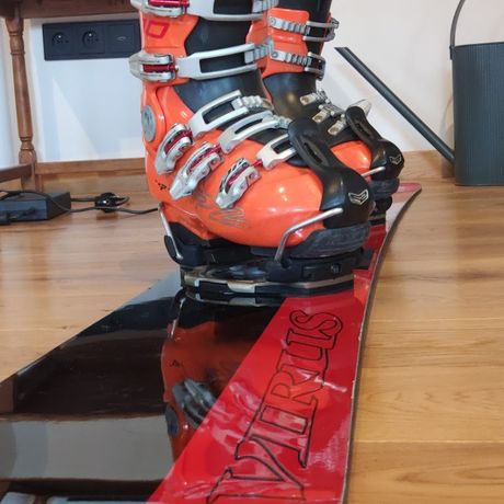 Deska snowboardowa, twarda deska VIRUS + wiązania F2 RACE