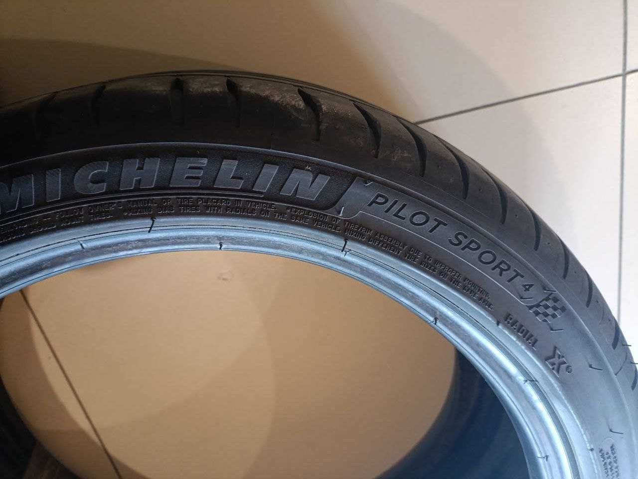 Пара шин б/у 225/40R18 92Y (ZR) Michelin Pilot Sport 4
