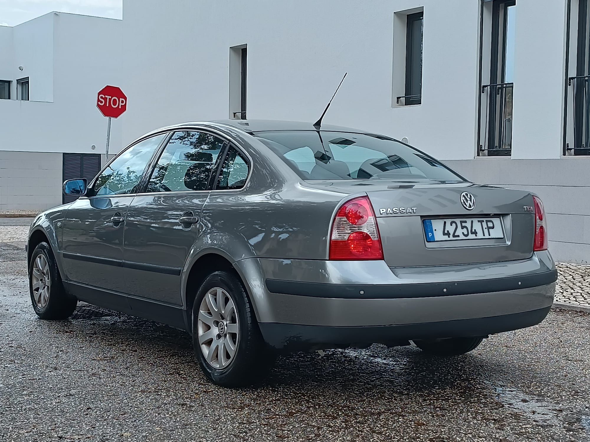 Vw Passat 1.9 tdi 130 cvs Cx M6 ano 2002  com 441 kms