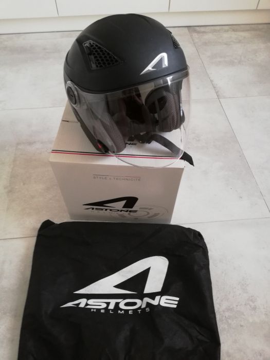 Kask motocyklowy Aston