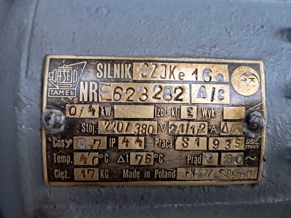 Silnik elektryczny wolnoobrotowy  0,4 kw  935 obrotów . Wysyłka