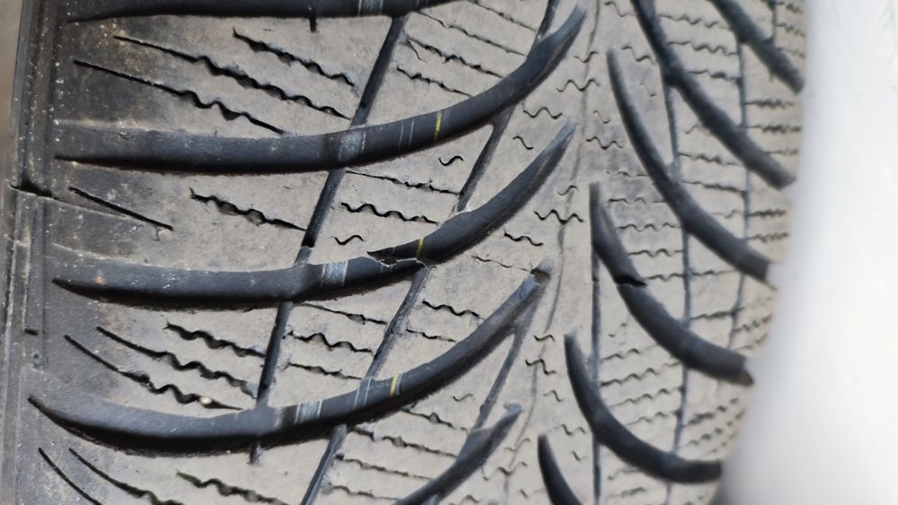 Резина зимня 195/65/15