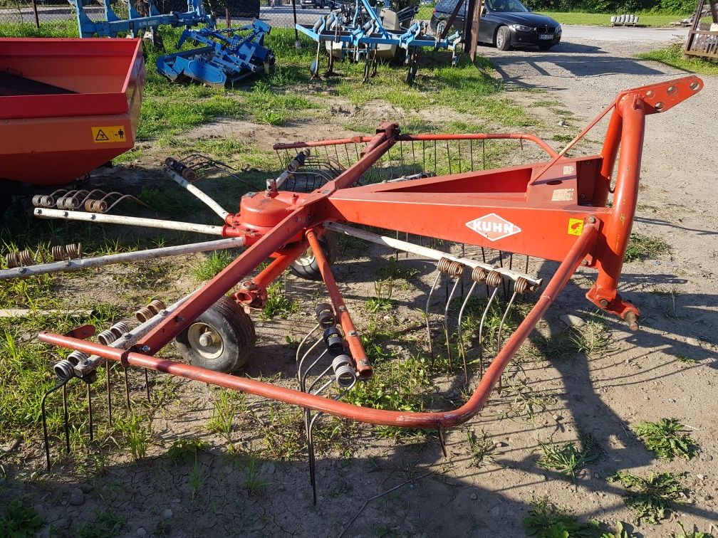 Zgrabiarka KUHN GA 300 z Niemiec pottinger claas