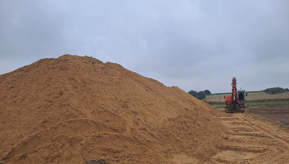 Piasek Ziemia Żwir Tłuczeń