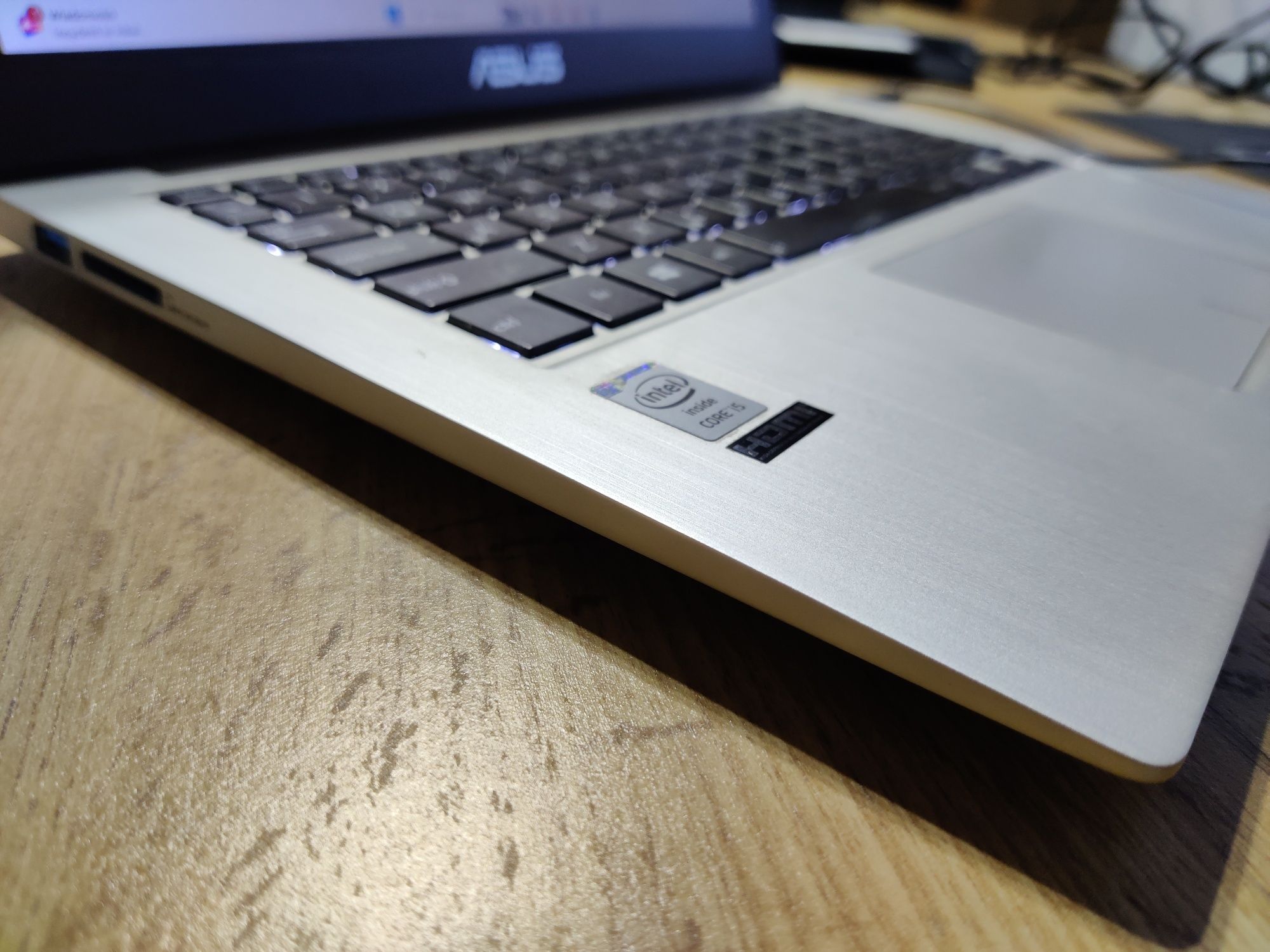 Asus Zenbook UX32LA z lic. Windows 10 Home