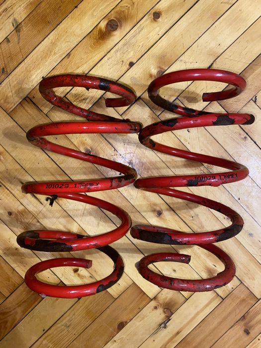 Продам пружины передние и задние с рено меган 2 уневерсал