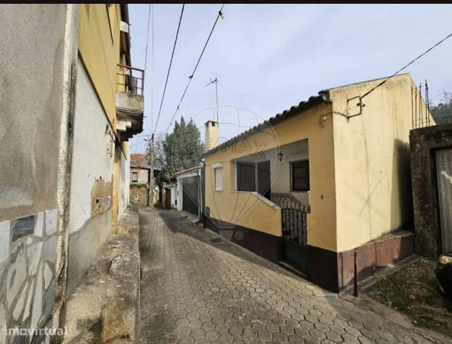 Moradia T4 para venda