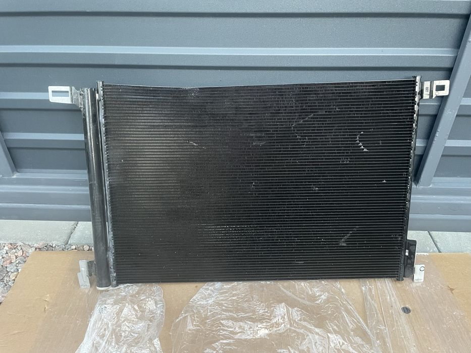 Радіатор кондиціонера 4m0816411d Etron Touareg3