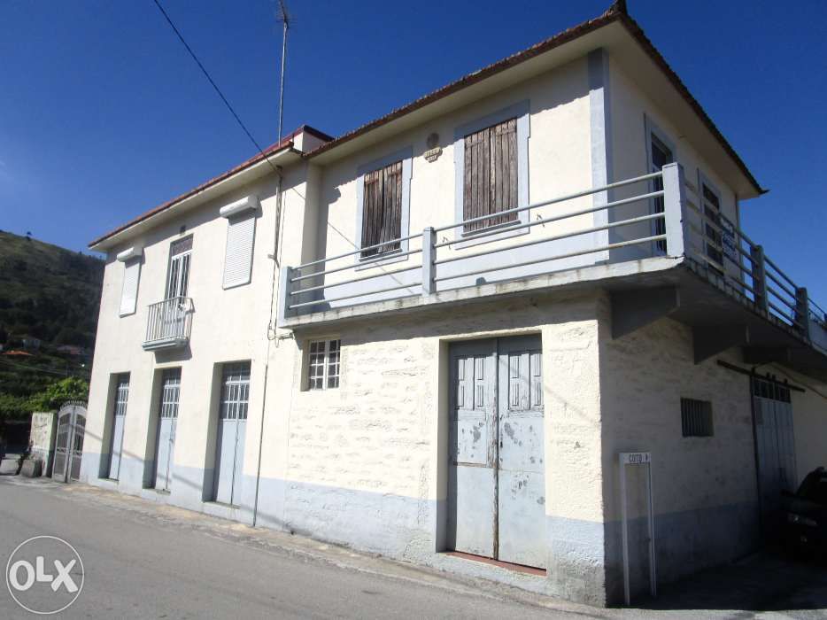 Casa rústica, em aldeia do Douro