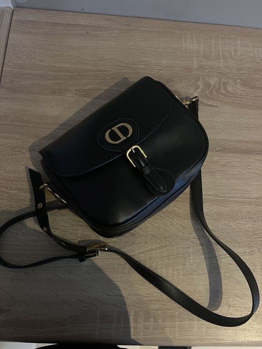 Czarna skórzana torebka dior cd christian mała na regulowanym pasku