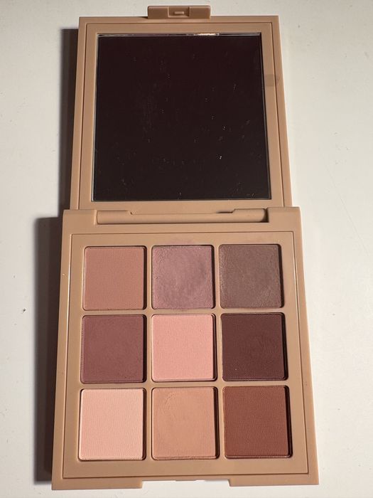 HUDA BEAUTY Matte Obsessions - Paleta cieni do powiek