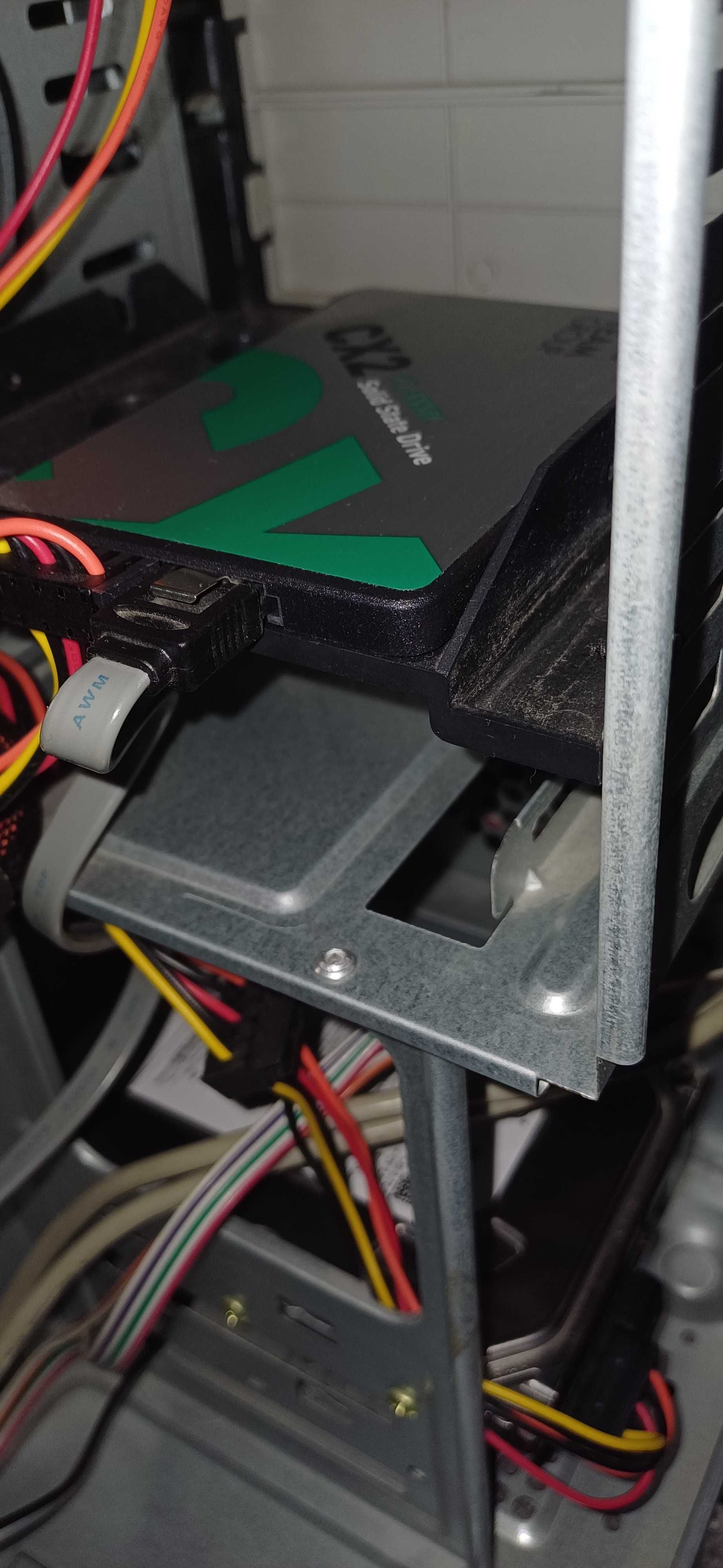 Komputer stacjonarny AMD Phenom II X4 960T 3.00GHz.