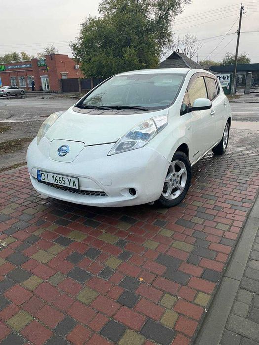 Продам Nissan leaf електричку 2012 р автомат 50 км