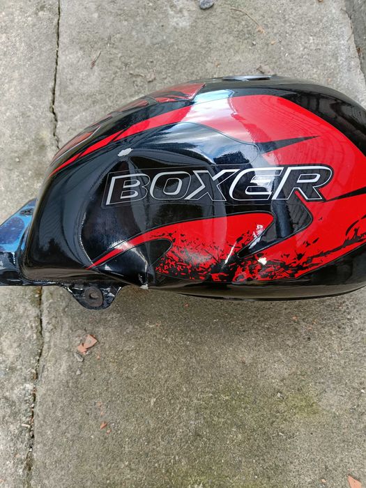 Бак Bajaj Boxer із вм'ятиною