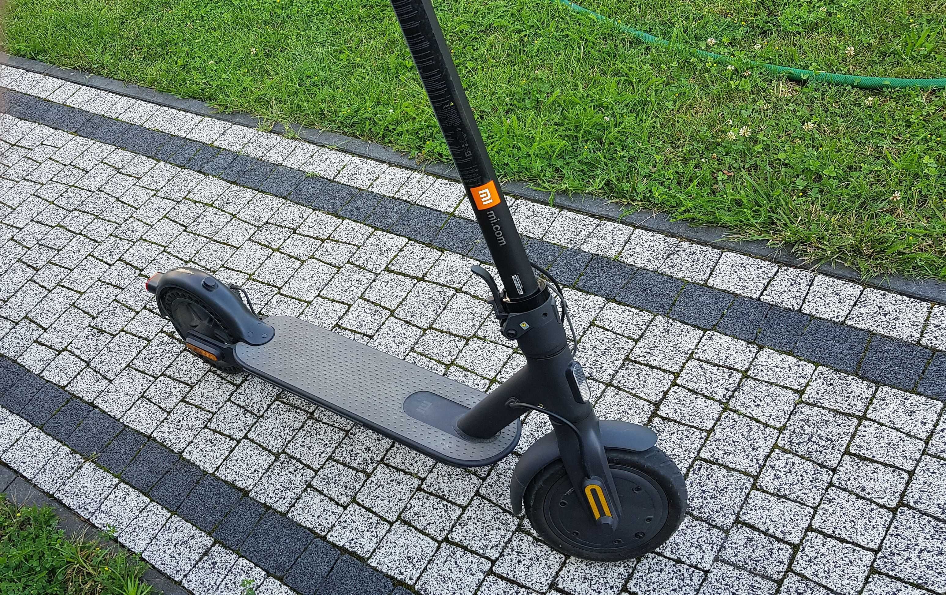 Hulajnoga Xiaomi Mi Electric Scooter 1S