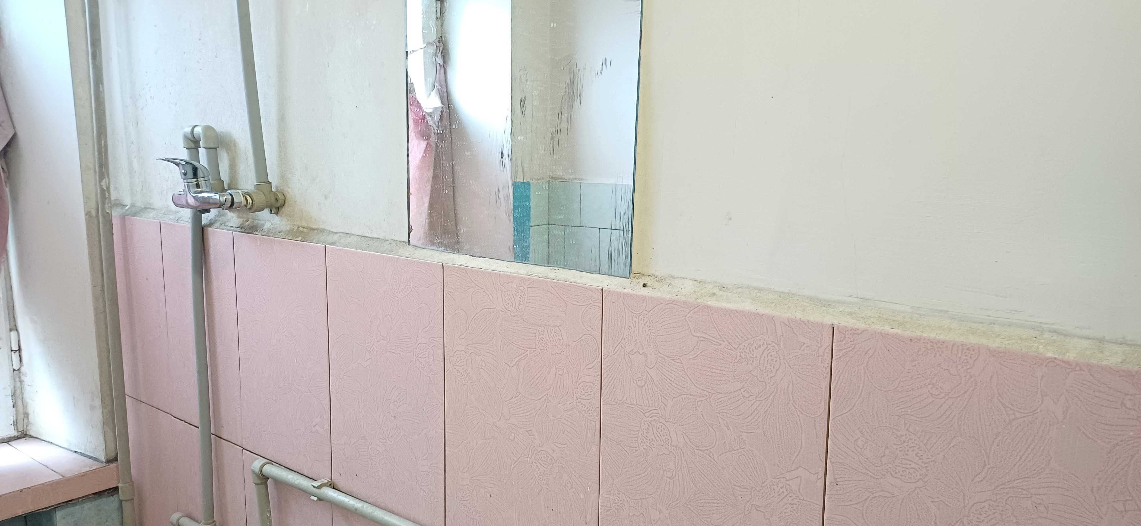 Терміново  продаеться кімната в гуртожитку на Крошні