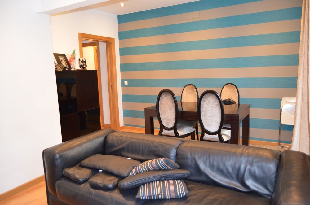 PARA DESOCUPAR-Mesa de jantar extensível 140/200 cm