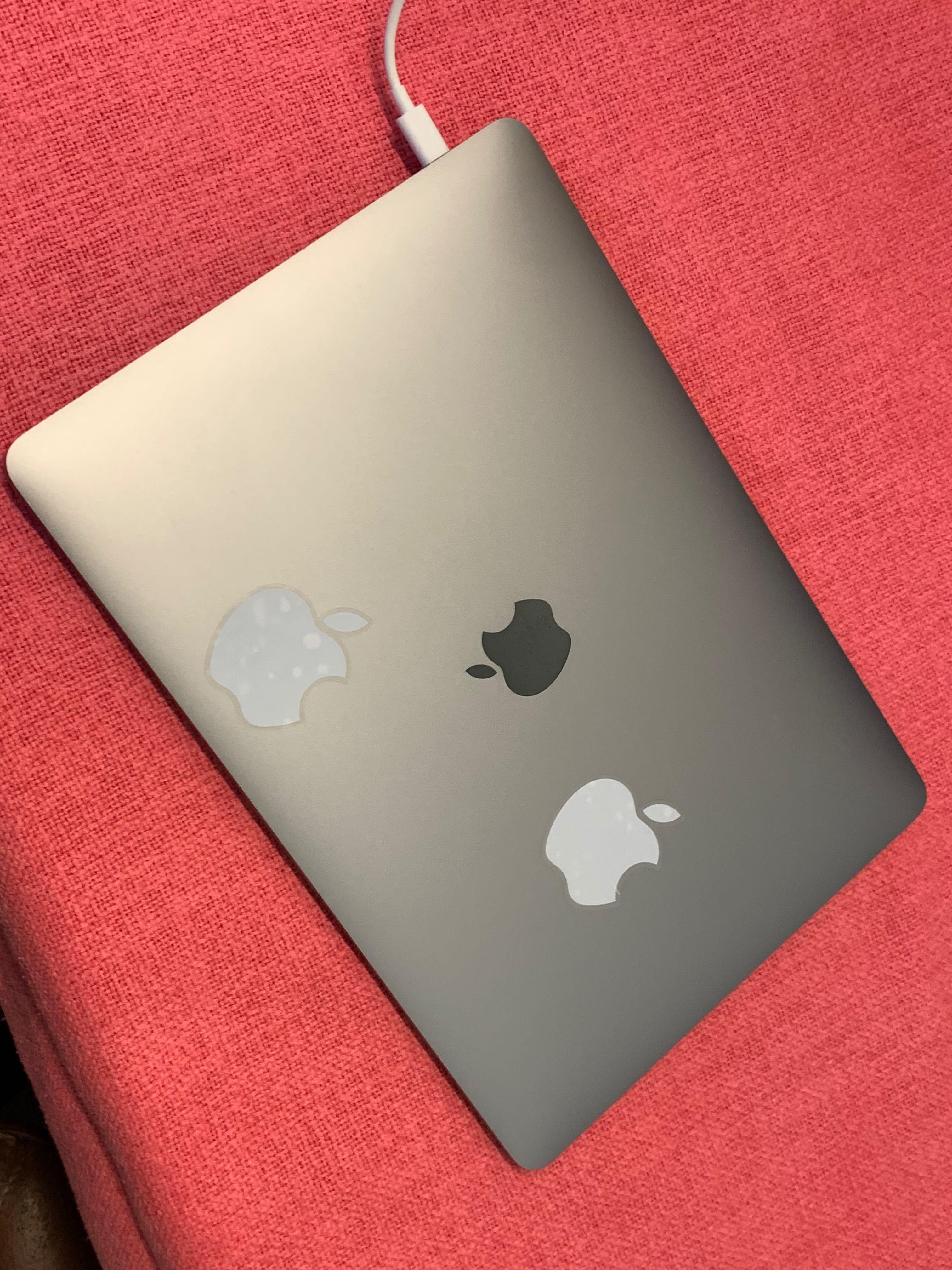 MacBook Pro 13 i7 / 512SSD / 16GB Ram / TouchBar Intel Iris 655 A1989