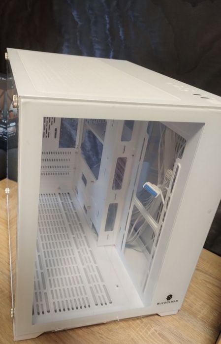 Комп'ютерний корпус CoolMen