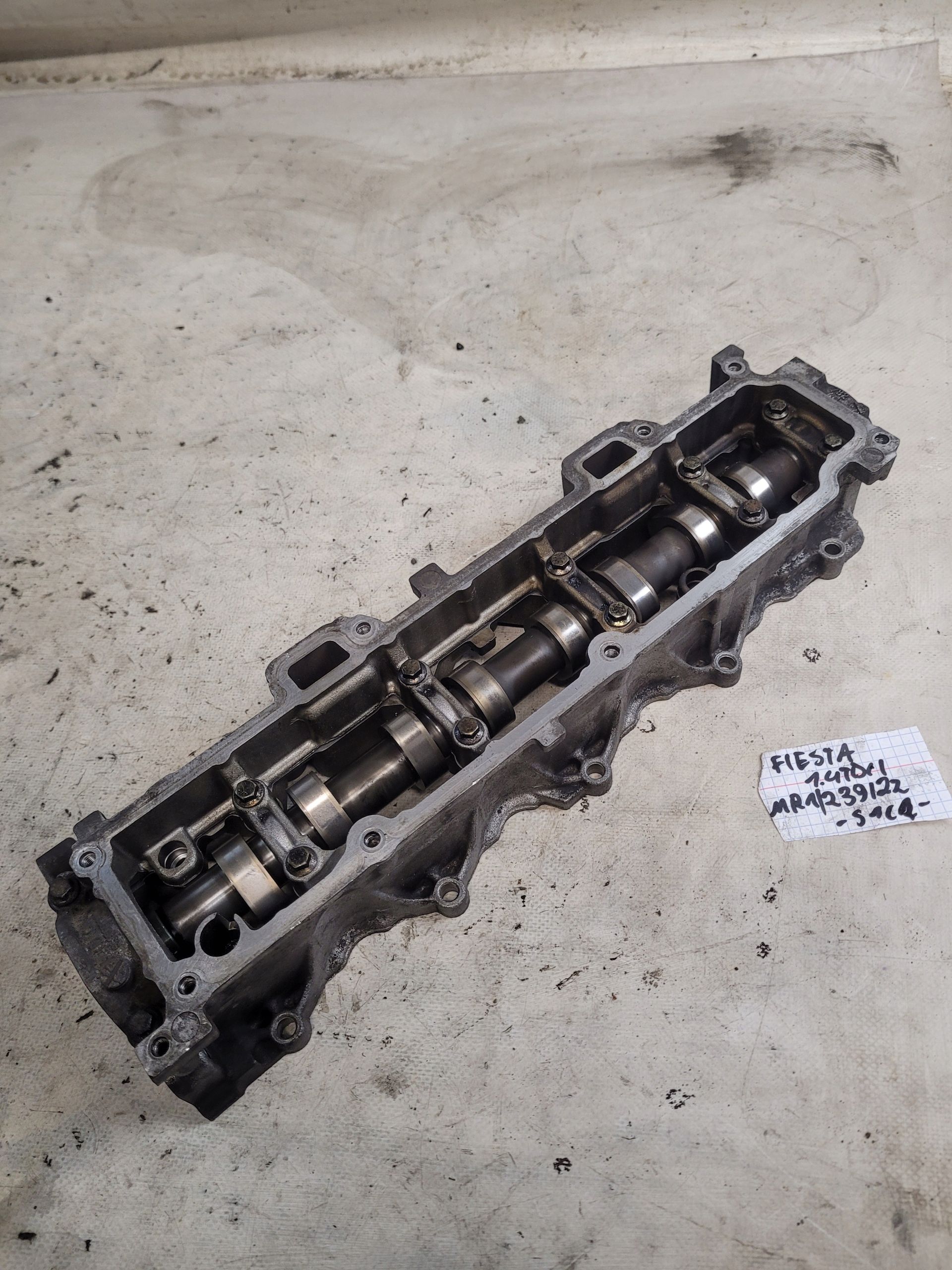 Podstawa wałka OE wałek rozrządu Ford Fiesta MK5 1.4 Tdci