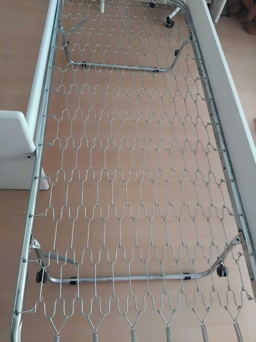 Moveis Criança - Cama-Secretaria- Mesa de cabeçeira- Bau -cadeira