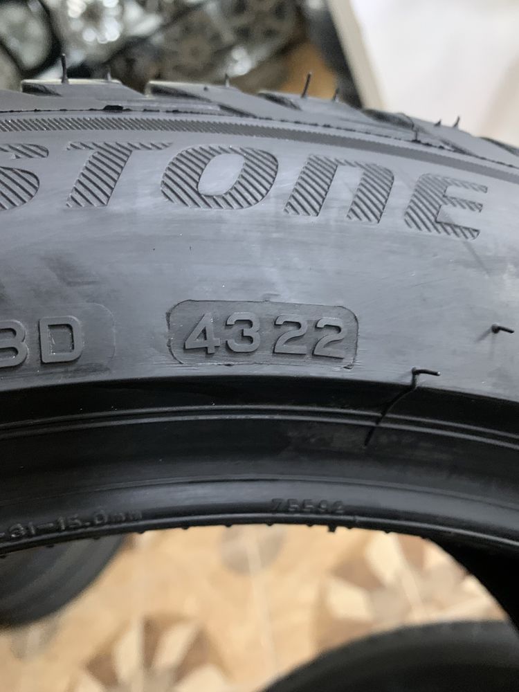 Комплект літніх шин 215/50/18 92W Bridgestone TURANZA T001