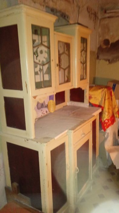 Сервант антикварный до военный 1935 года выпуска  4000 тыс. грн