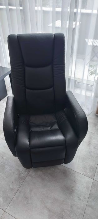 Fotel obrotowy masujący