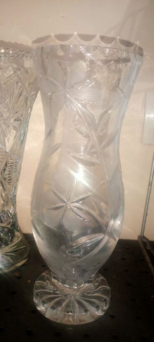 Кришталеві вази, хрустальные вазы