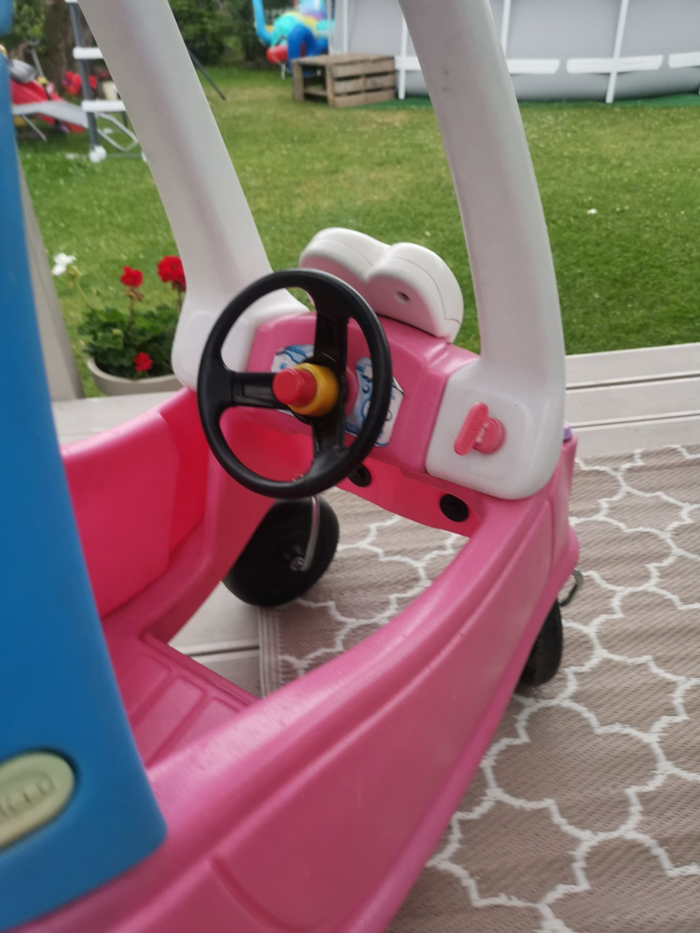 Auto samochód jeździk little tikes kierownica dach