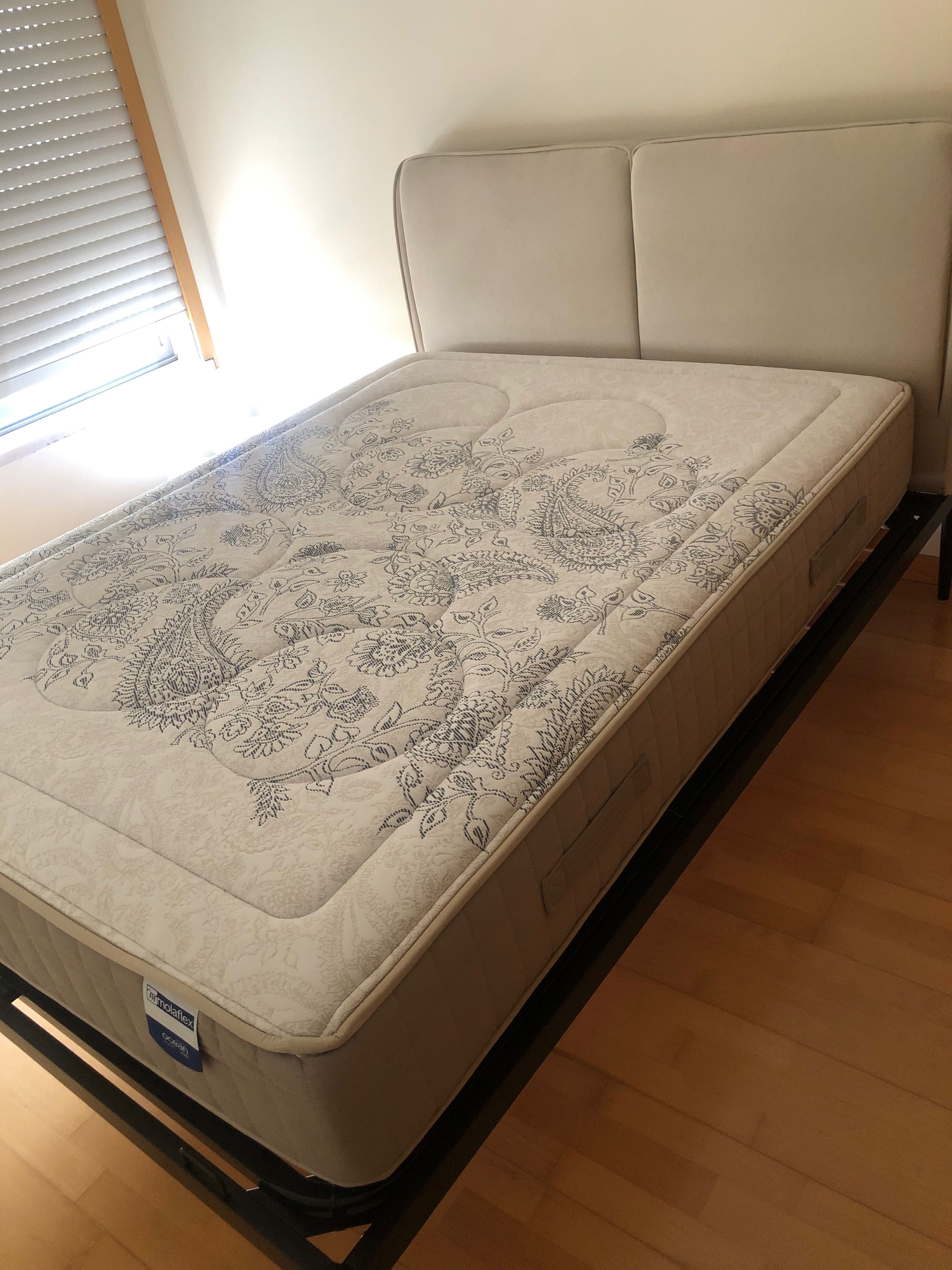 Cama e colchão Moviflor