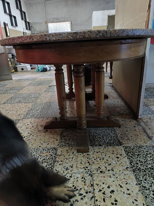 Mesa de cozinha como nova,pouco uso,com a medida 200x100x80