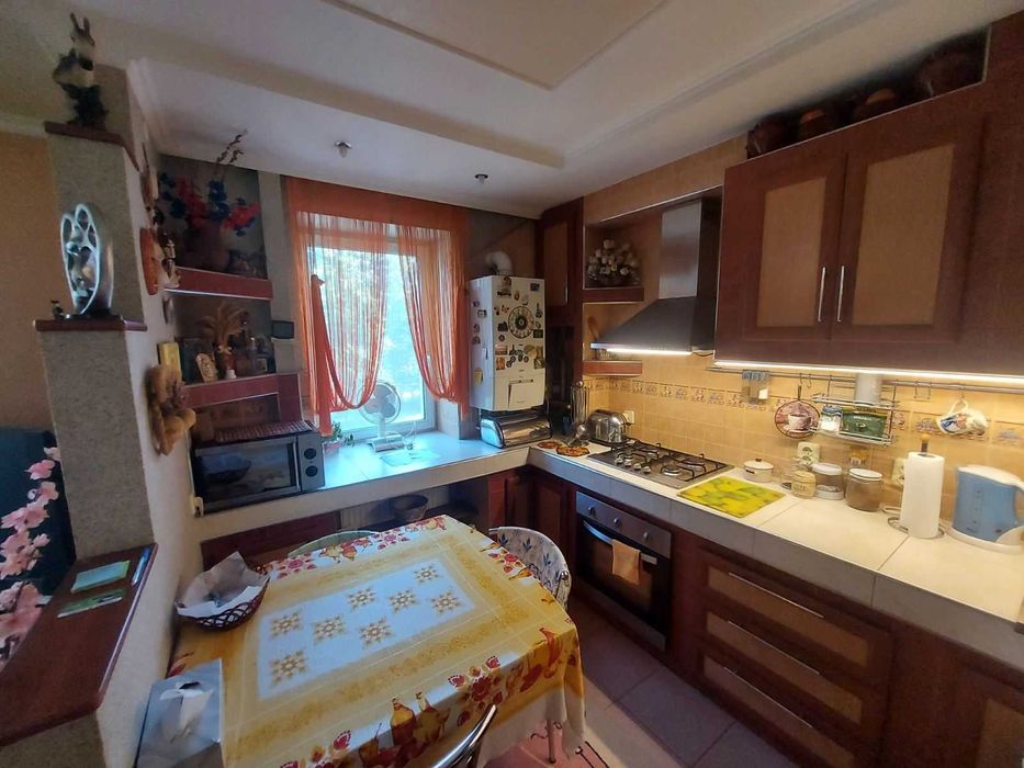 В оренду 2-кімнатна квартира з АГВ, з ремонтом біля ринку «Вишенька».